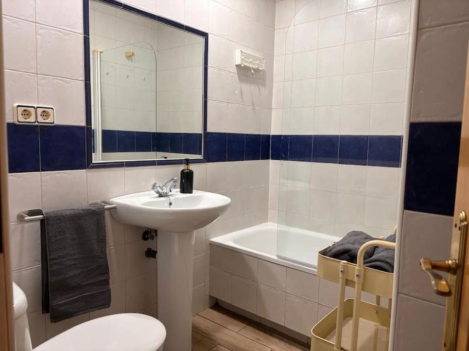 For You Rentals Coqueto Apartamento Temporal De Dos Dormitorios En El Corazon De Madrid Sgv63 ภายนอก รูปภาพ